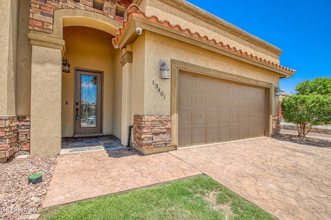 13401 Emerald Pond Dr in Horizon City, TX - Building Photo - Building Photo