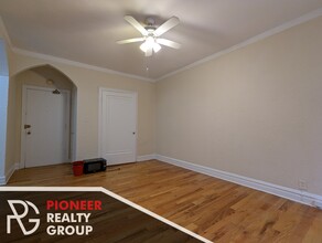 4831 N Damen Ave, Unit 307 in Chicago, IL - Building Photo - Building Photo