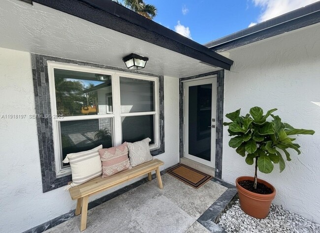 2900 SW 16th St in Fort Lauderdale, FL - Building Photo - Building Photo