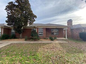 3241 Lexington Dr in Tyler, TX - Building Photo