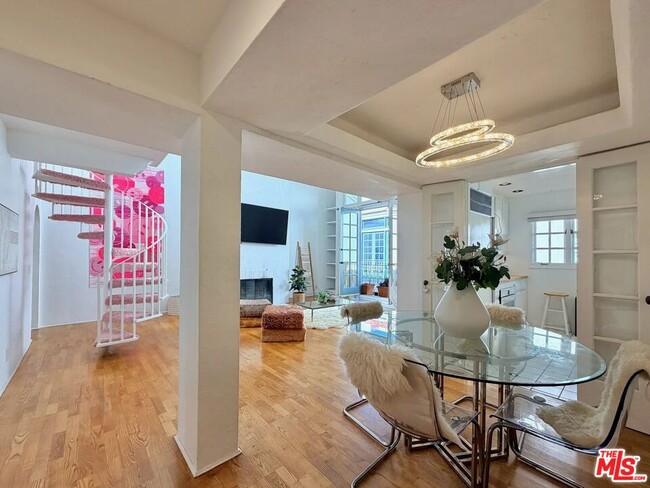 1123 Flores St in West Hollywood, CA - Building Photo - Building Photo