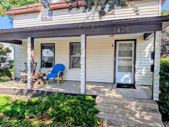 property at 1426 E 17th St