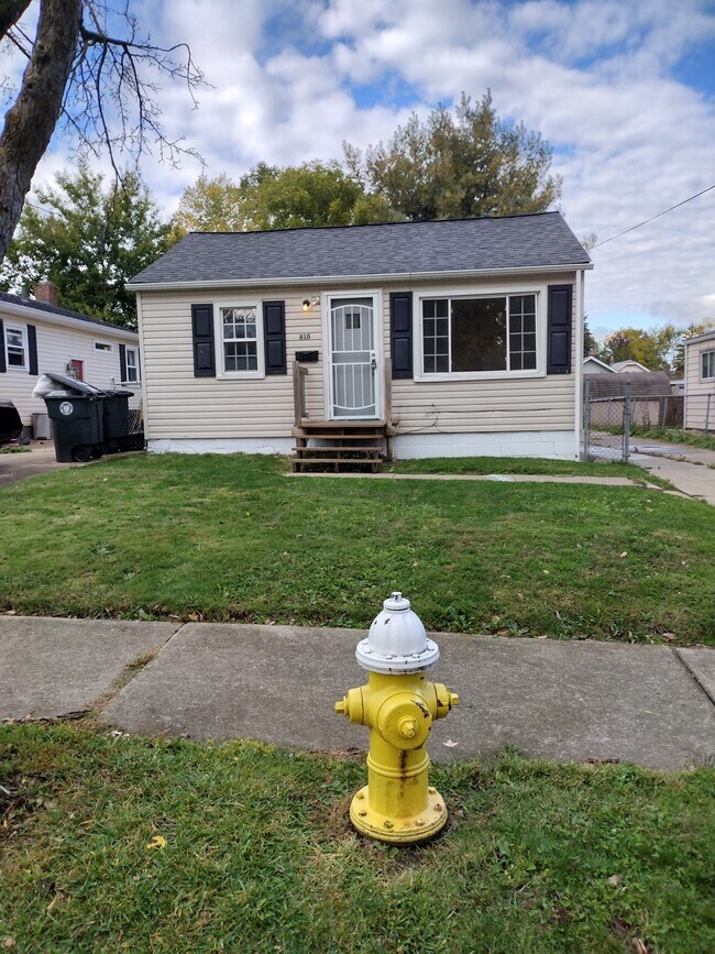 810 Staeger St Rentals in Akron, OH