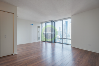 504 W Grand Ave in Chicago, IL - Building Photo - Building Photo