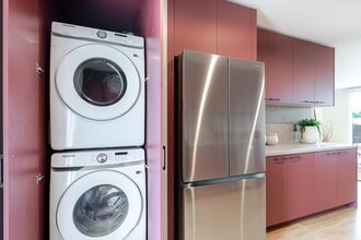 Desora in Los Angeles, CA - Foto de edificio - Building Photo