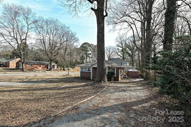 2740 Grimes St, Unit 1-137 in Charlotte, NC - Building Photo - Building Photo