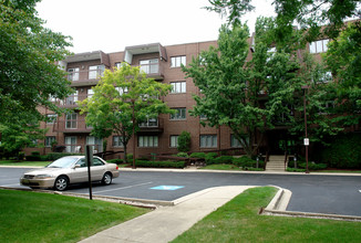 Grove Terrace in Wheeling, IL - Building Photo - Building Photo