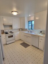 2302 E 2nd St, Unit 2E in Long Beach, CA - Building Photo - Building Photo