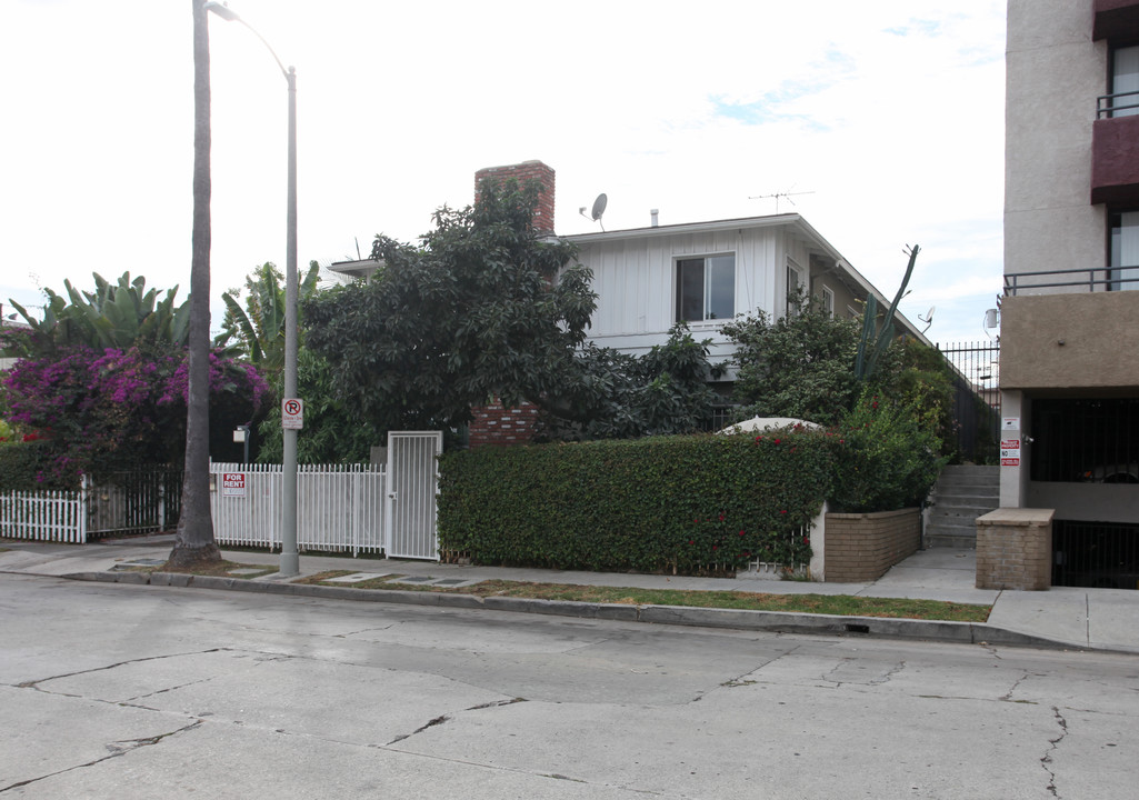 1225 N Mansfield Ave in Los Angeles, CA - Building Photo