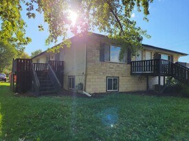 842 3rd St in St. Paul Park, MN - Building Photo