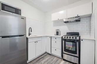 Satoshi Hideout Park in St. Petersburg, FL - Building Photo - Building Photo