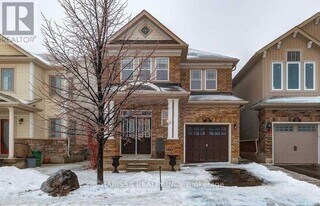 131 Spring Creek Dr in Hamilton, ON - Building Photo