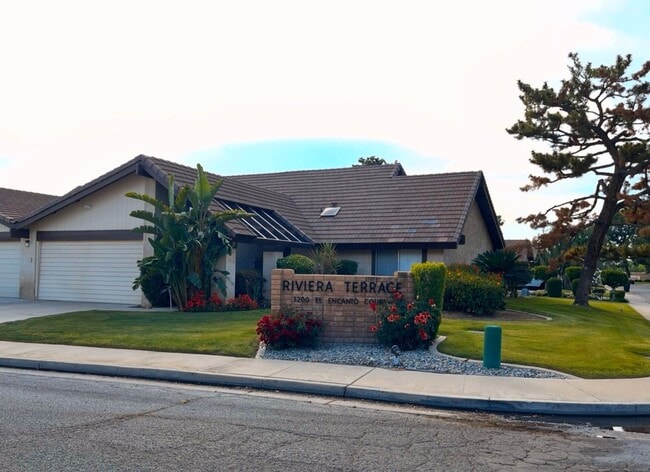 3200 El Encanto Ct