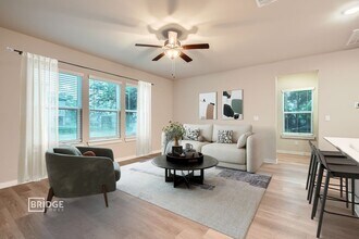 134 Pecan Ln in Lake Jackson, TX - Building Photo - Building Photo