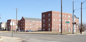 Constitution Gardens Apartments in Indianapolis, IN - Building Photo