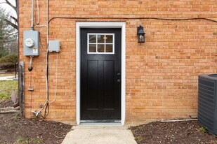 11 Arthur Dr W, Unit Lower Unit in Fort Washington, MD - Building Photo