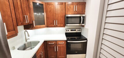 10403 N Kendall Dr, Unit A208 in Miami, FL - Foto de edificio - Building Photo