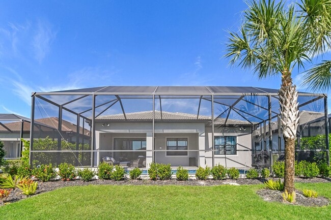 9819 Everglades Dr in Naples, FL - Building Photo - Building Photo