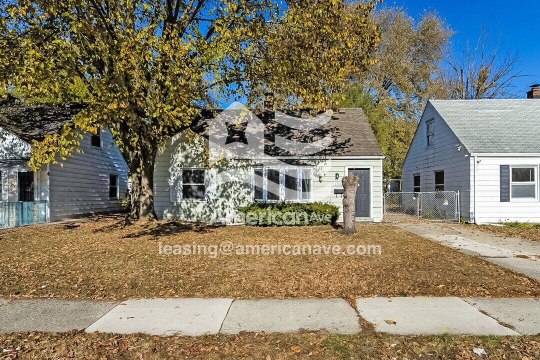 17055 Lincoln Ave in Eastpointe, MI - Building Photo