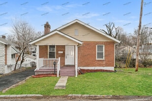 2528 Leslie Ave in Overland, MO - Building Photo