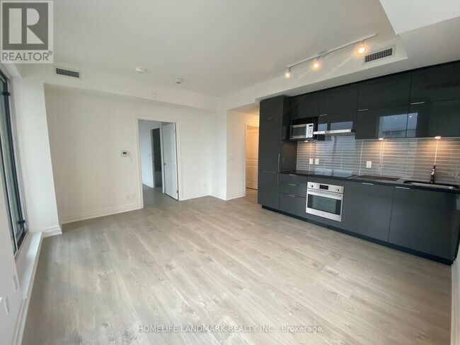 10 Rouge Valley Dr W in Markham, ON - Building Photo - Building Photo