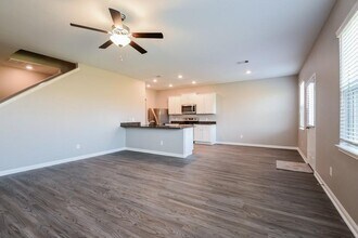 26112 Hals Dr in Magnolia, TX - Building Photo - Building Photo