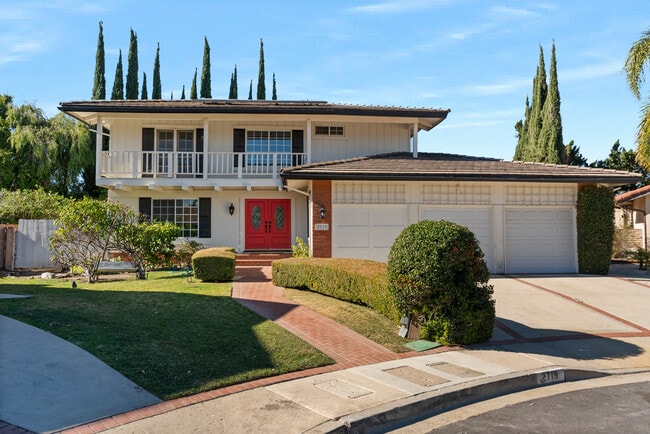 property at 2719 Granvia Pl