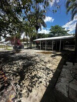 821 SW 2nd St in Florida City, FL - Building Photo