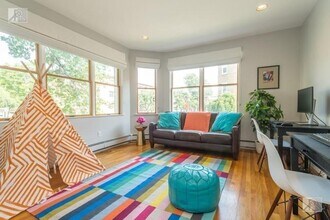 325 St Paul St in Brookline, MA - Building Photo - Building Photo