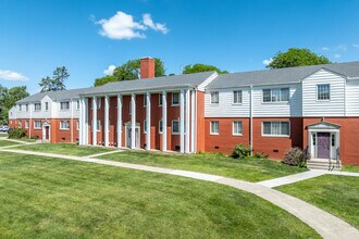 Franklin Court Apartments in Des Moines, IA - Building Photo - Building Photo