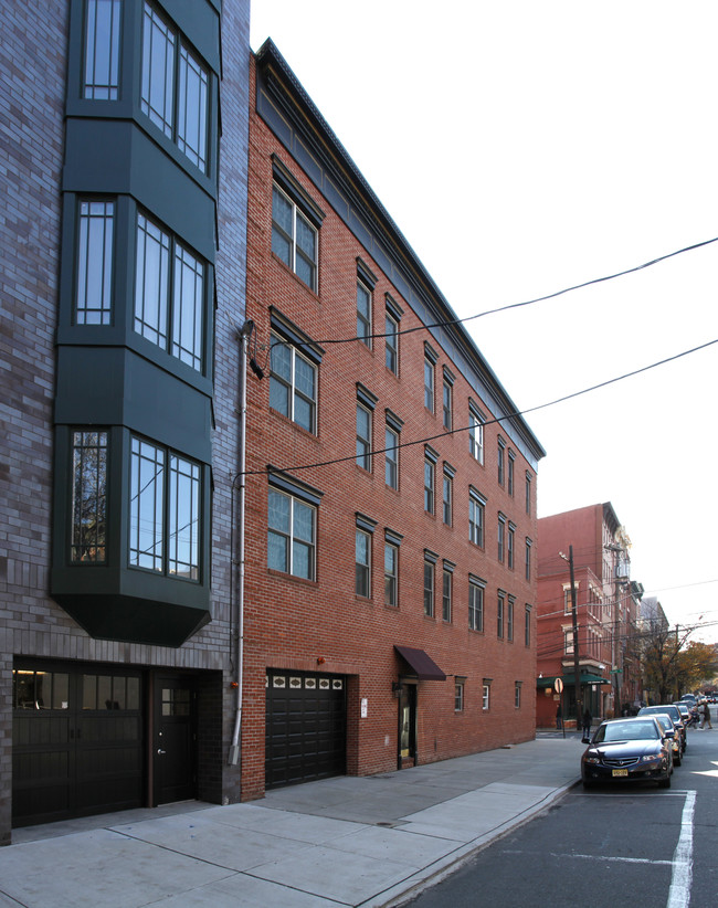 201 Clinton St in Hoboken, NJ - Building Photo - Building Photo