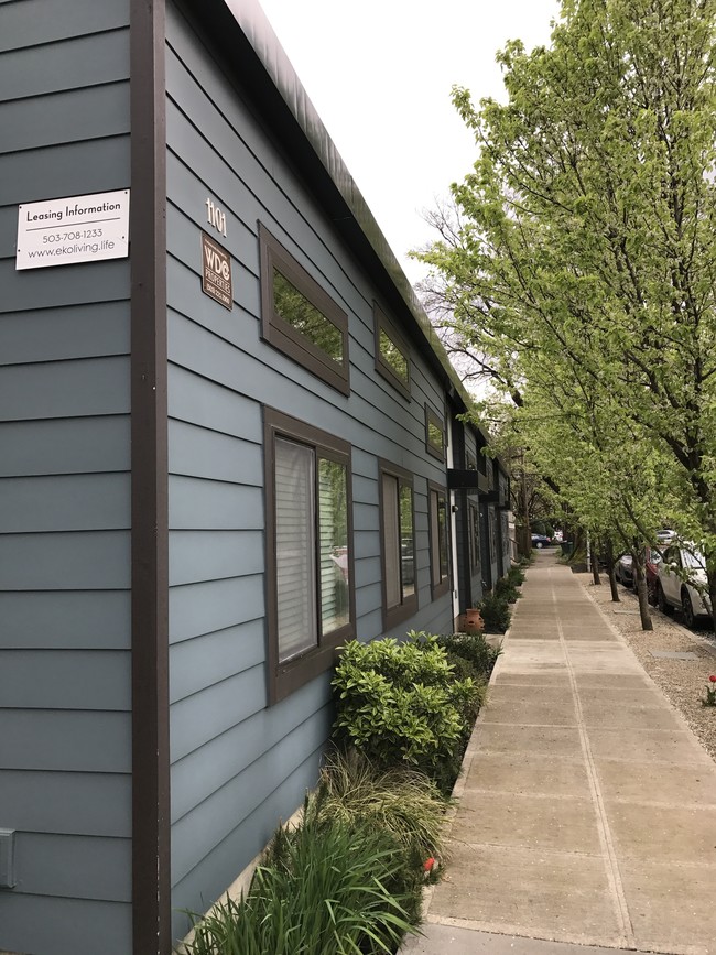 Sherm Apartments in Portland, OR - Foto de edificio - Building Photo