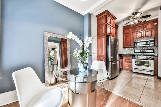 400 W Deming Pl in Chicago, IL - Building Photo - Building Photo