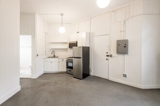 223 E Ferry St, Unit 103 in Detroit, MI - Foto de edificio - Building Photo