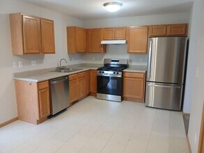 1806 Dainesway Dr in Valparaiso, IN - Building Photo - Building Photo