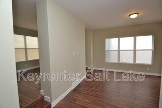 4642 W South Jordan Pky in South Jordan, UT - Building Photo - Building Photo