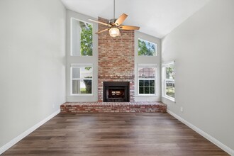 920 N Lincoln St in Dixon, CA - Building Photo - Building Photo