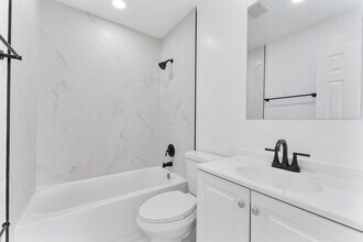 700 NW 2nd Terrace in Deerfield Beach, FL - Building Photo - Building Photo