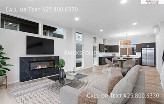 1212 Harrington Ave NE in Renton, WA - Building Photo