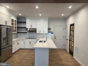 13547 SAYWARD Blvd in Herndon, VA - Building Photo - Building Photo