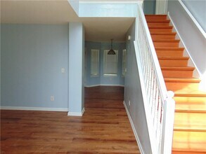 611 Dove Ln in Stone Mountain, GA - Building Photo - Building Photo