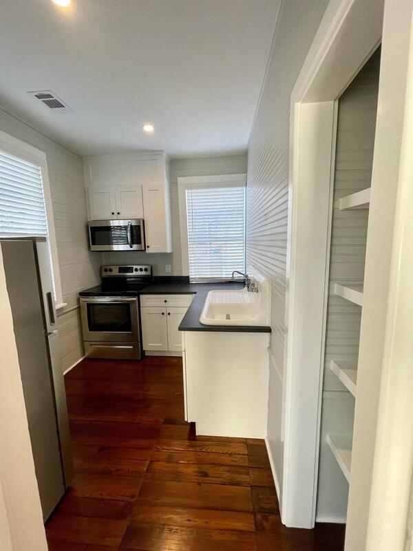 property at 114 W Anderson St