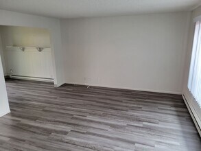 621-621 S Blaine St in Newberg, OR - Building Photo - Building Photo