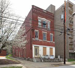 1046 Market St in Parkersburg, WV - Building Photo - Building Photo