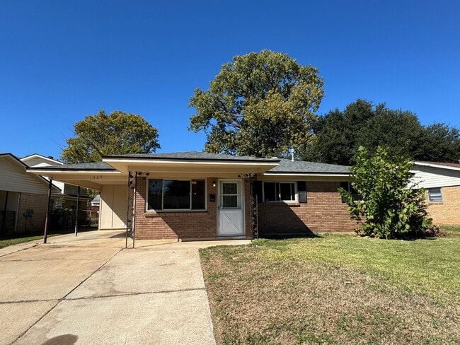 1323 Violet Ave in Bossier City, LA - Building Photo - Building Photo