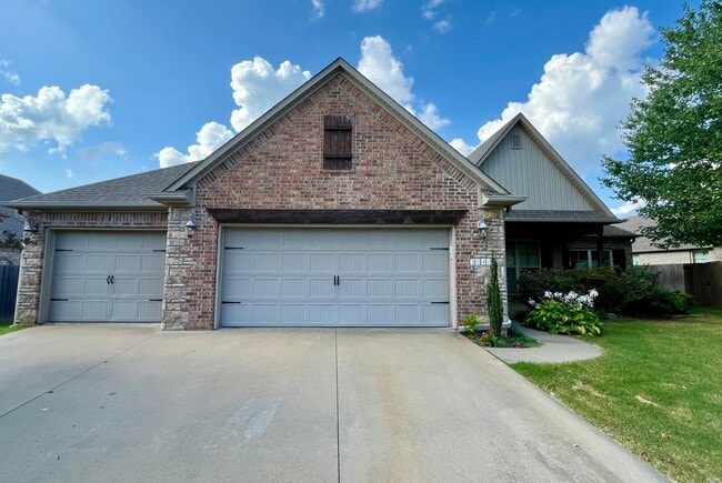 3640 W Bowling Green Pl