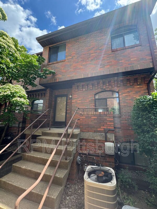 property at 3242 Niagara Square