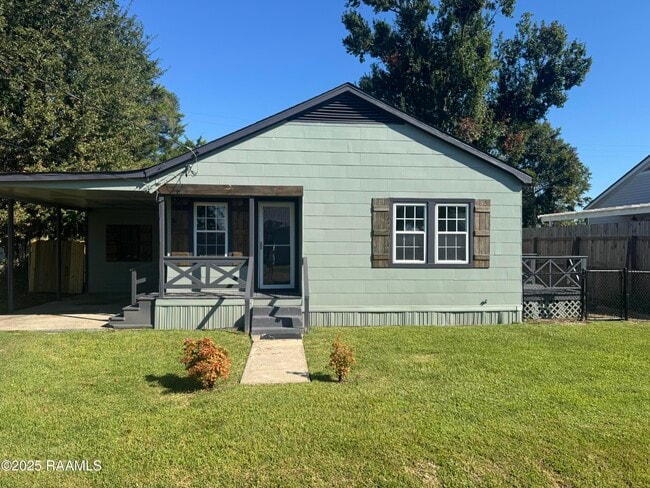 216 Longview Dr
