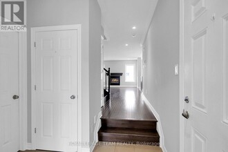 208 Mission Trail Cres in Ottawa, ON - Building Photo - Building Photo