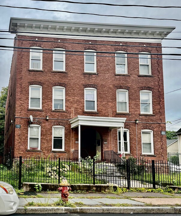 160 Lawrence St in Hartford, CT - Foto de edificio